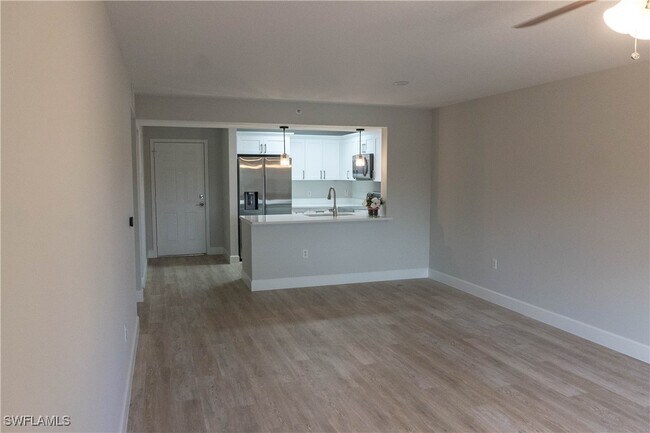 Foto del edificio - 8234 Key Royal Cir