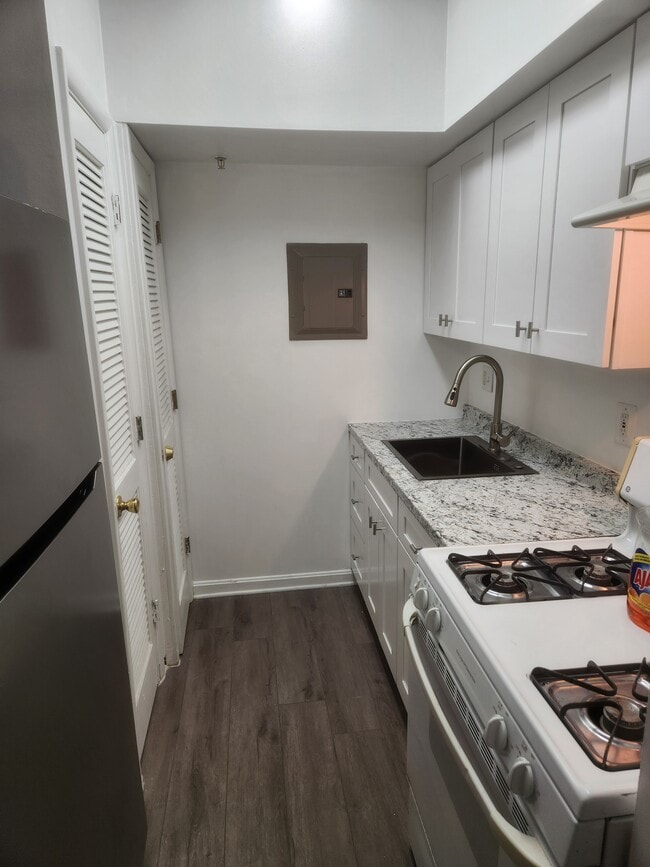 Cocina - 7402 18th Ave