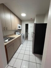 Building Photo - 900 NW 17th Ave