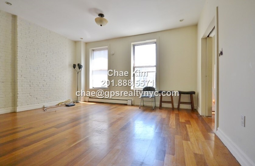 Primary Photo - 967 Columbus Ave