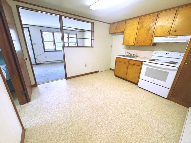 Building Photo - 19 Oakwood Dr