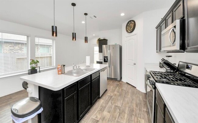 Building Photo - 14634 Cyn Pnes Ln