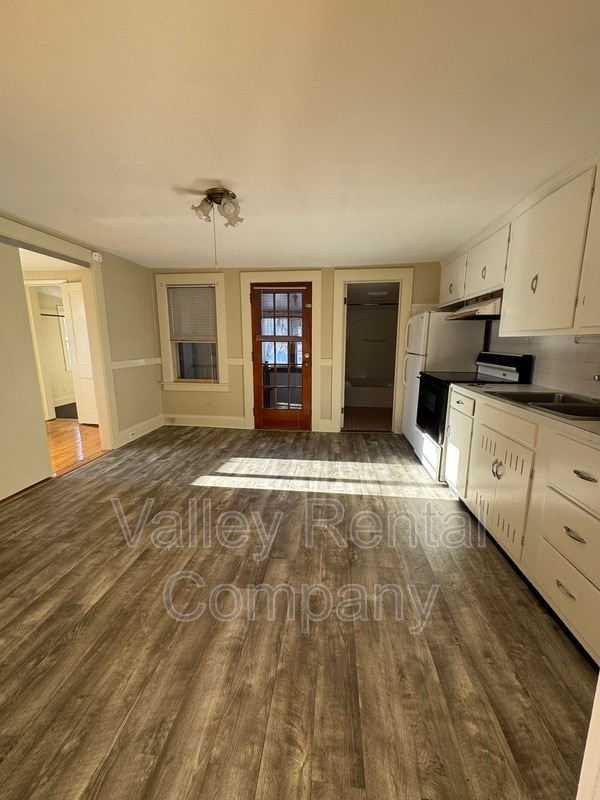 Building Photo - 64 Lyman St