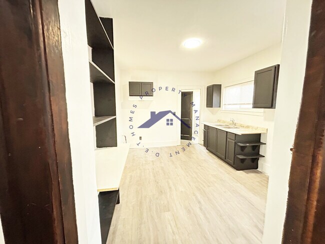 Foto del edificio - 3877 Garland St