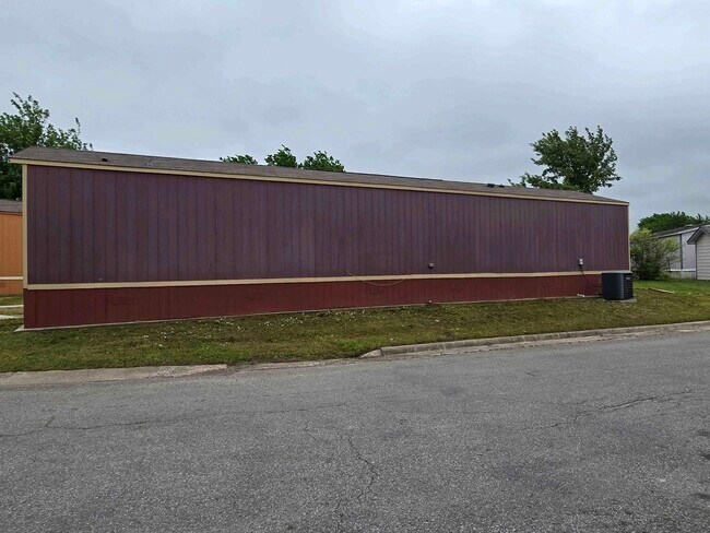 Foto del edificio - 709 N Collins Fwy