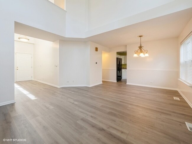 Building Photo - 140 Crescent Ln