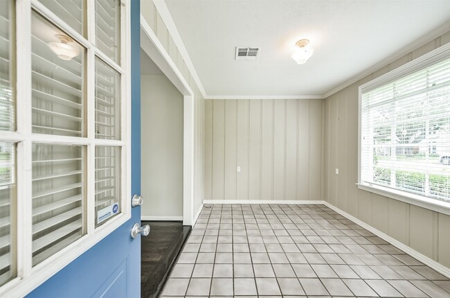 Building Photo - 4924 Palmetto St