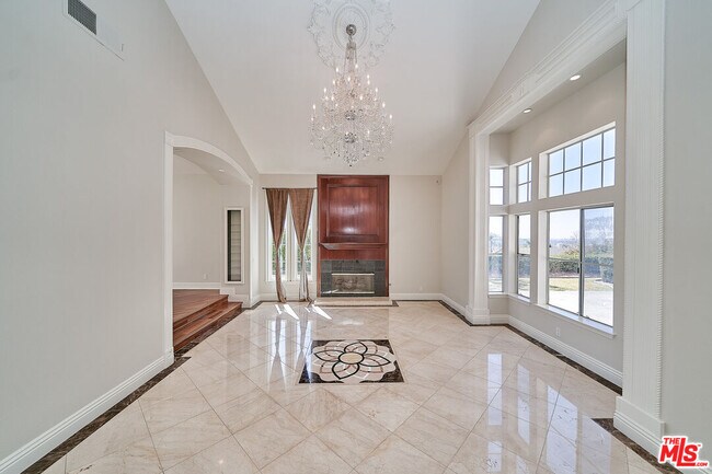 Foto del edificio - 22600 Hidden Hills Rd
