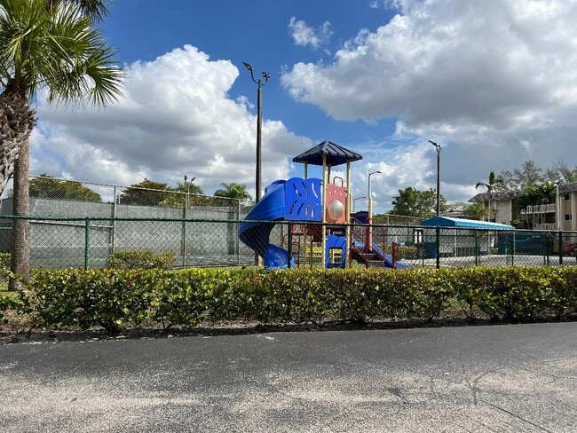 Foto del edificio - 7490 Miami Lakes Dr