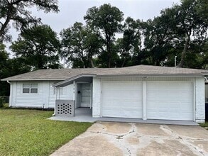 Building Photo - 504 Seaside Dr