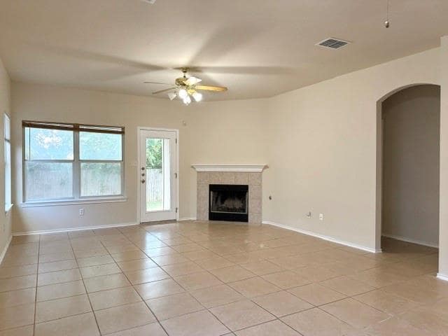 Foto del edificio - 908 N Creek Blvd