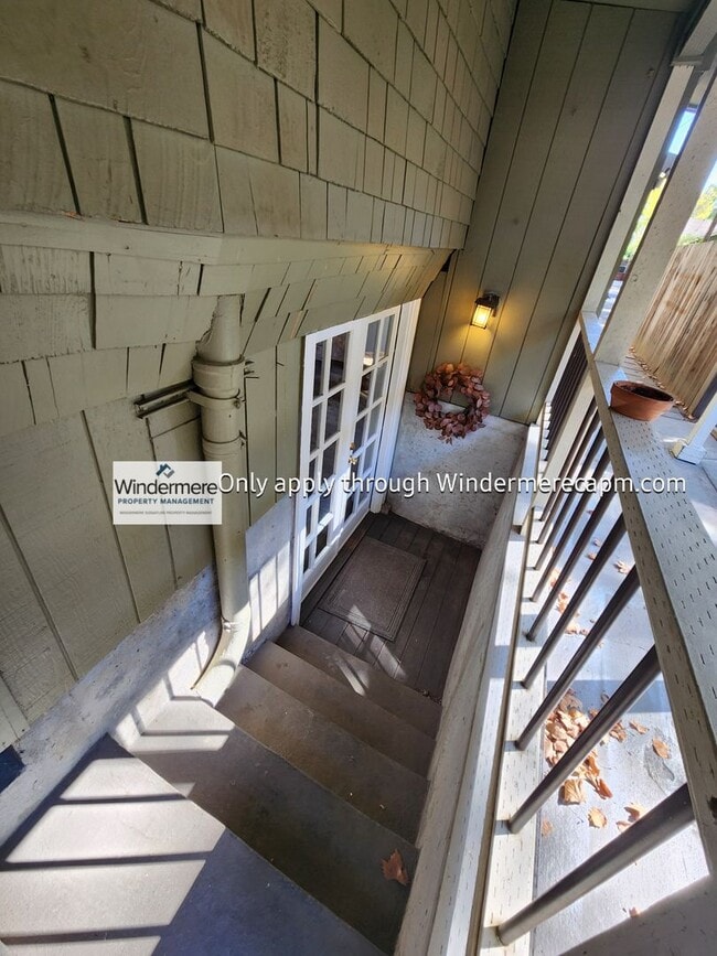 Building Photo - 2330fs