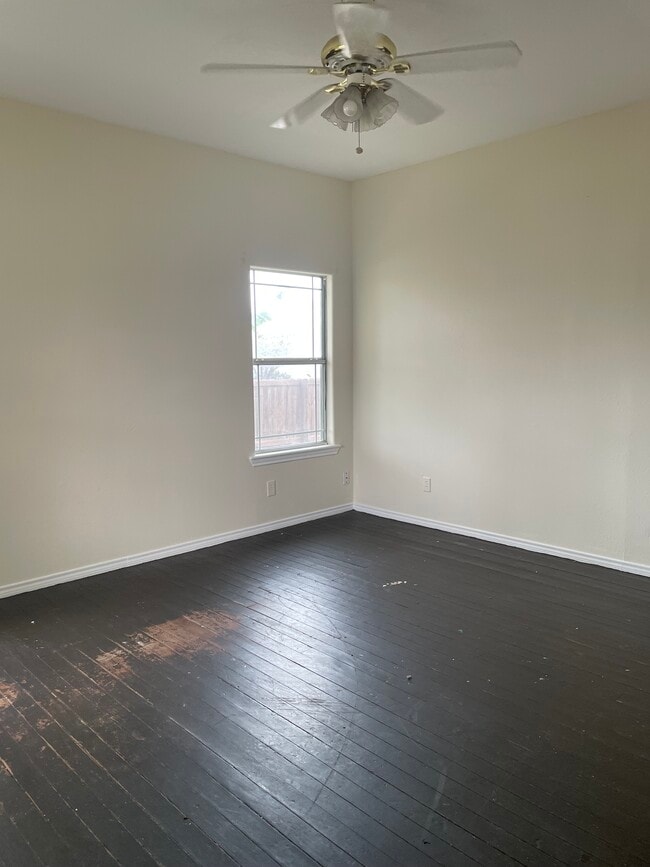 Building Photo - 428 S Texas Ave Building Photo - 428 S Texas Ave