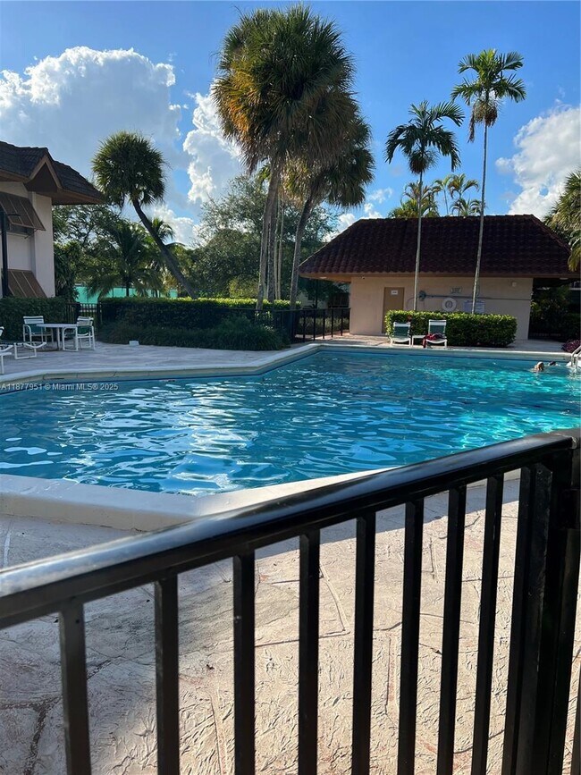 Foto del edificio - 9472 SW 77th Ave
