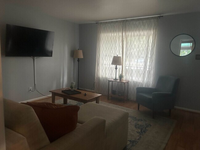 Foto del edificio - 304 N University Blvd
