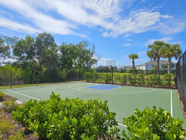 Foto del edificio - Annual Furnished or Seasonal Short-Term 4 Bedroom 2.5 Bathroom Home in Palmero!