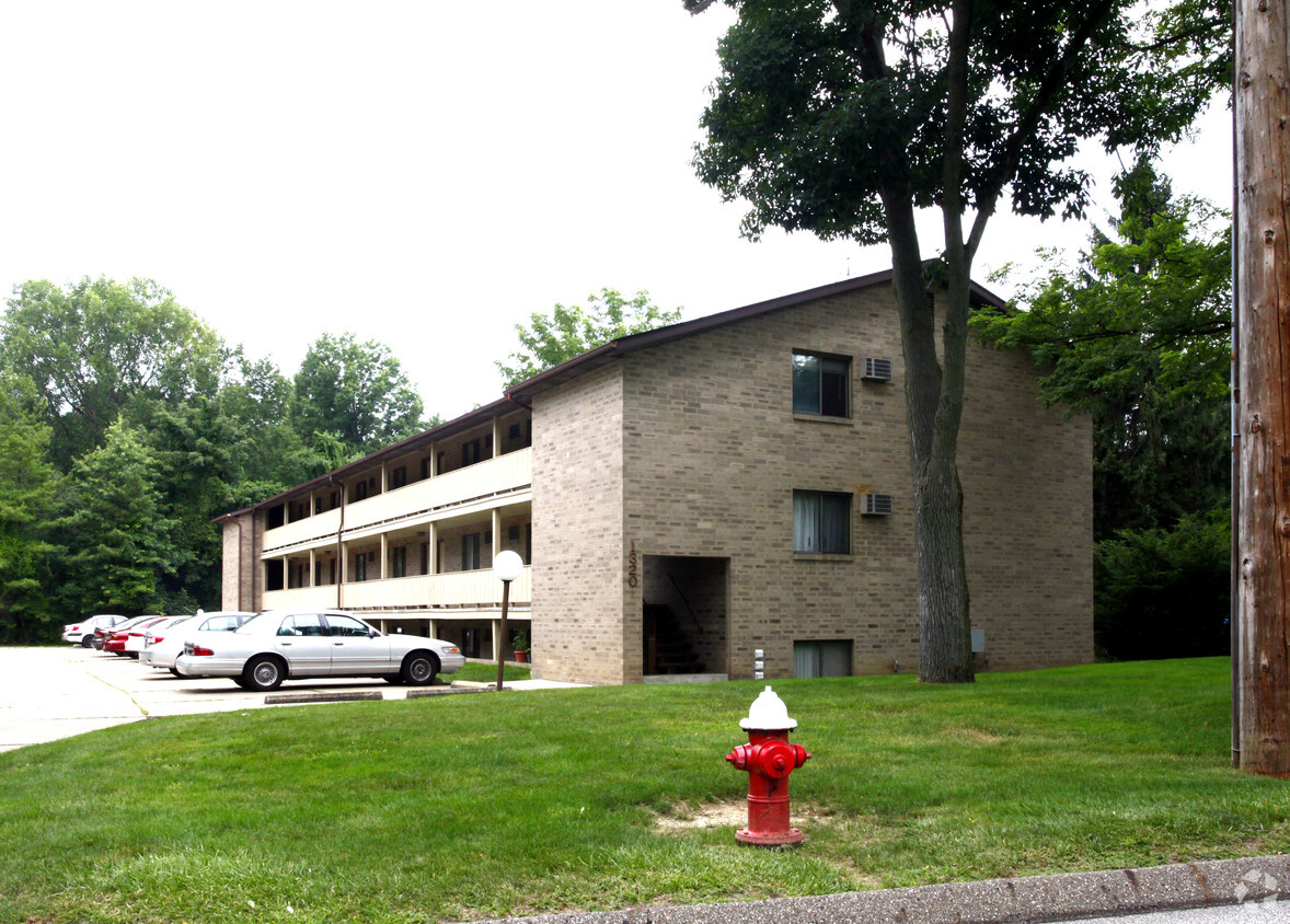 Building Photo - 1320 Bailey Rd