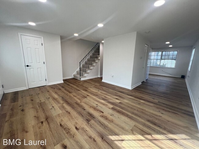 Building Photo - 3 br, 1.5 bath House - 8004 Sheriff Rd