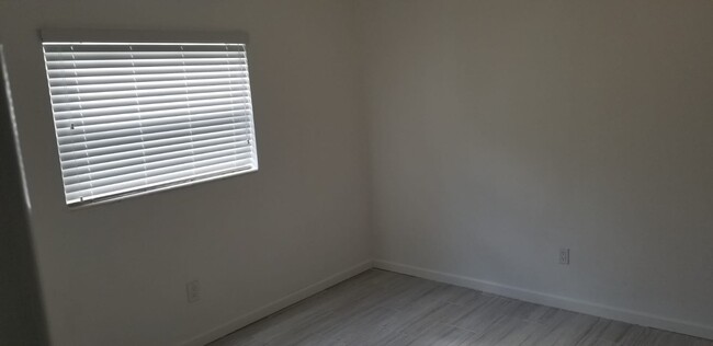 Foto del edificio - 3430 N 65th Ave