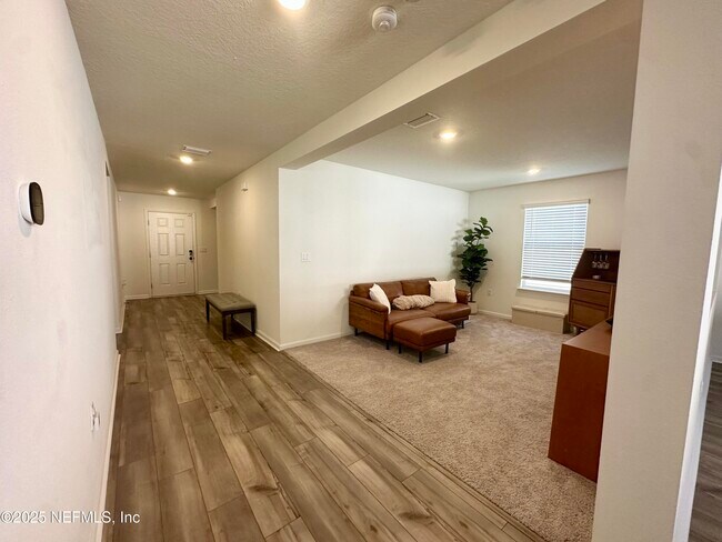 Foto del edificio - 960 Panther Lk Pkwy