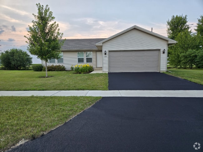 Building Photo - 1044 Witbeck Dr