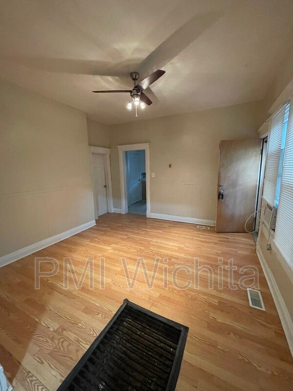 214 W 1st St Unit Apt 2, Newton, KS 67114 Condo for Rent in Newton