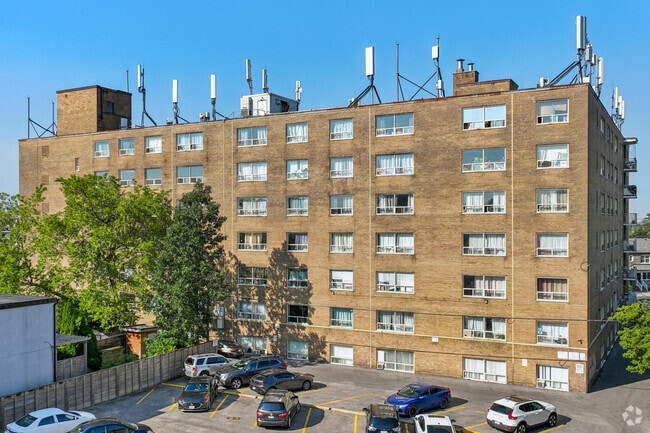 Building Photo - Collegiate Court