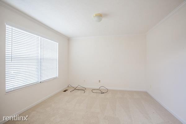 Building Photo - 4 br, 2.5 bath House - 6201 Torrey Pines