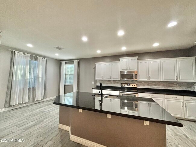 Foto del edificio - 4121 W Gary Way