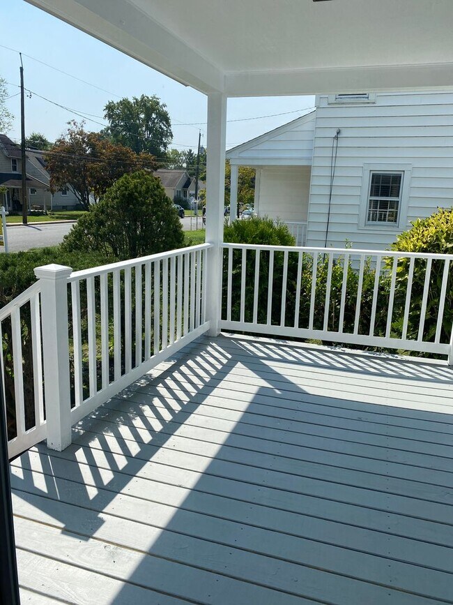 Foto del edificio - Updated 3 bedroom, 1.5 bathroom single fam...