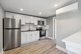 Building Photo - 1223 W Somerset St