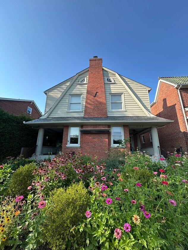 Foto principal - 2124 Lakeview Ave