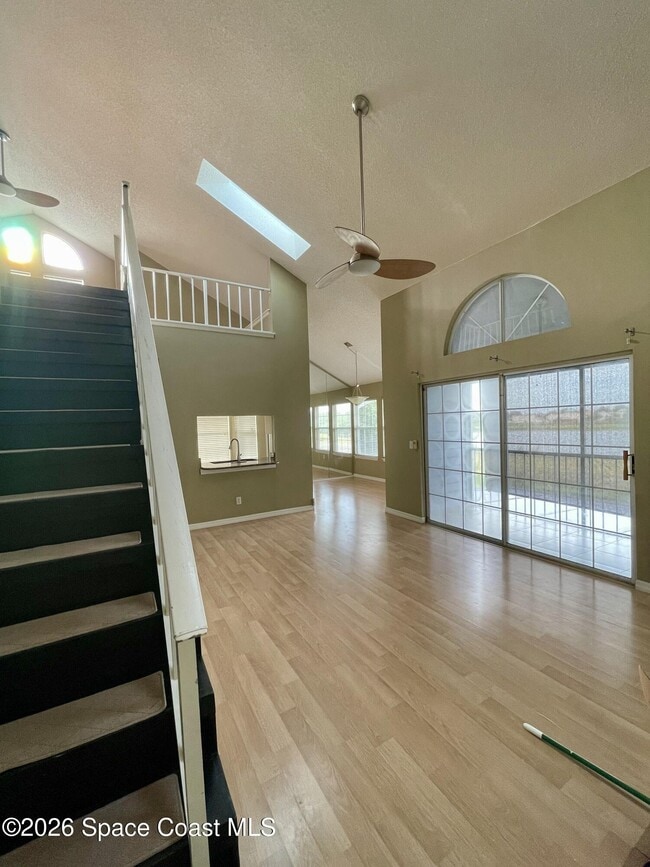 Building Photo - 4775 Lake Waterford Way