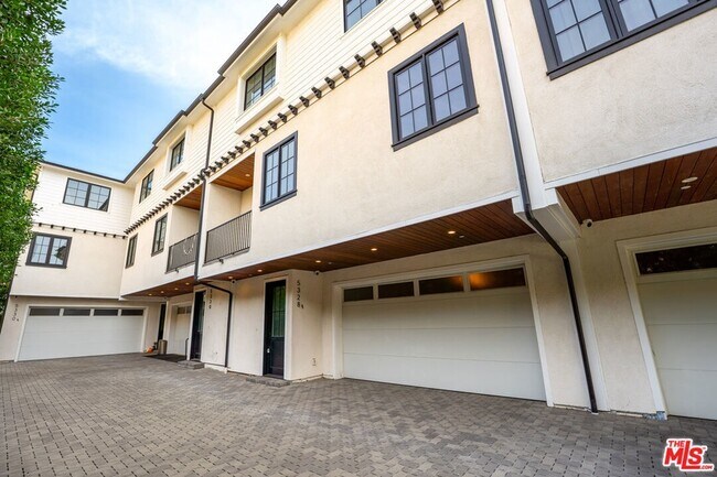 Foto del edificio - 5328 Agnes Ave