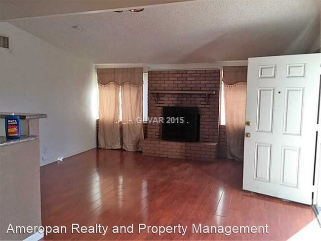Building Photo - 3 br, 2 bath House - 709 Evergreen Cr