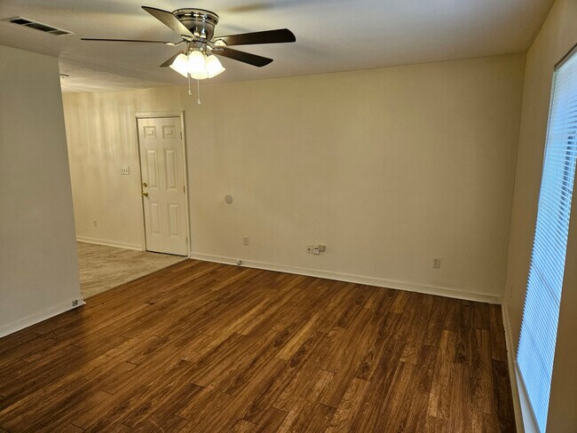 Foto del edificio - 2835 Glenderry St