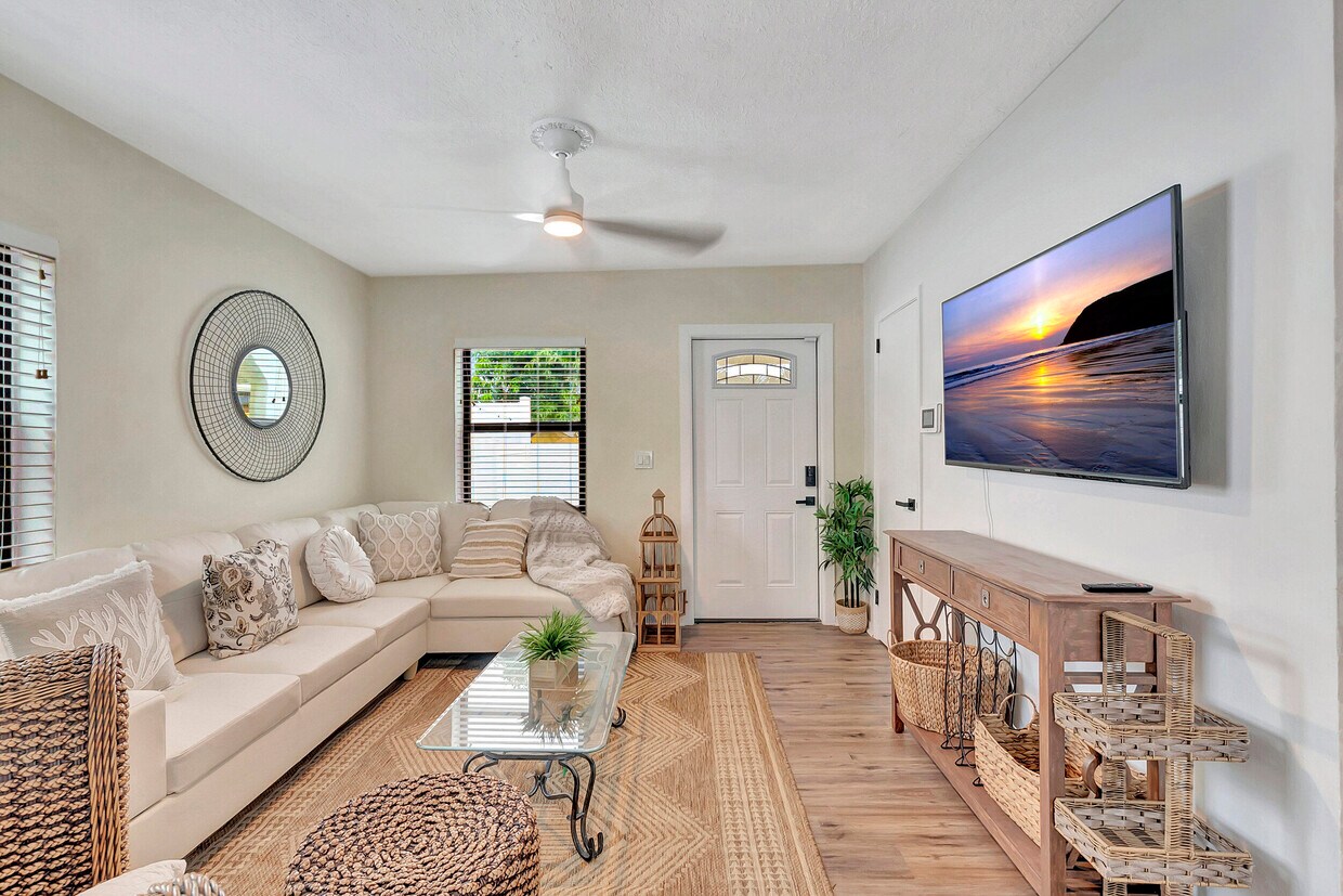Foto principal - 717 NW 4th St