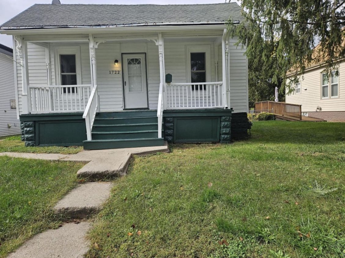 Cozy 3 Bedroom in Southside Council Bluffs! - Cozy 3 Bedroom in Southside Council Bluffs!
