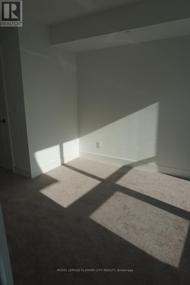 Building Photo - 1255 Bayly St