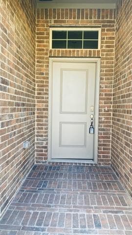 Building Photo - 15737 Hazelhurst Ln