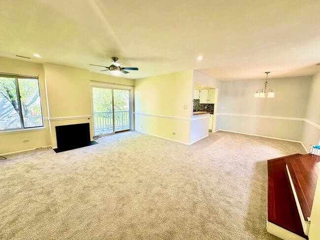 Building Photo - 330 Springlake Ln