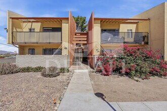 Building Photo - 808 S Langley Ave