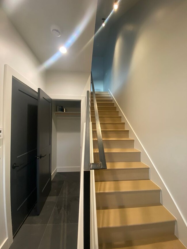 Building Photo - The Haverly Townhomes unit 3B available th...