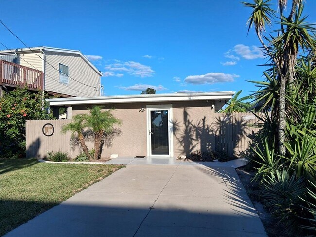 Foto del edificio - 14982 Edgewater Cir