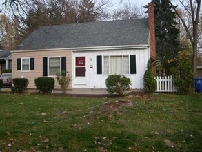 Building Photo - 4024 Sharon Ave
