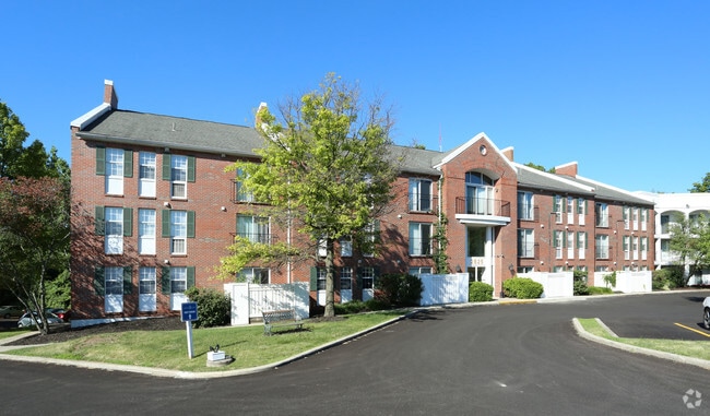 Building Photo - Olentangy Village