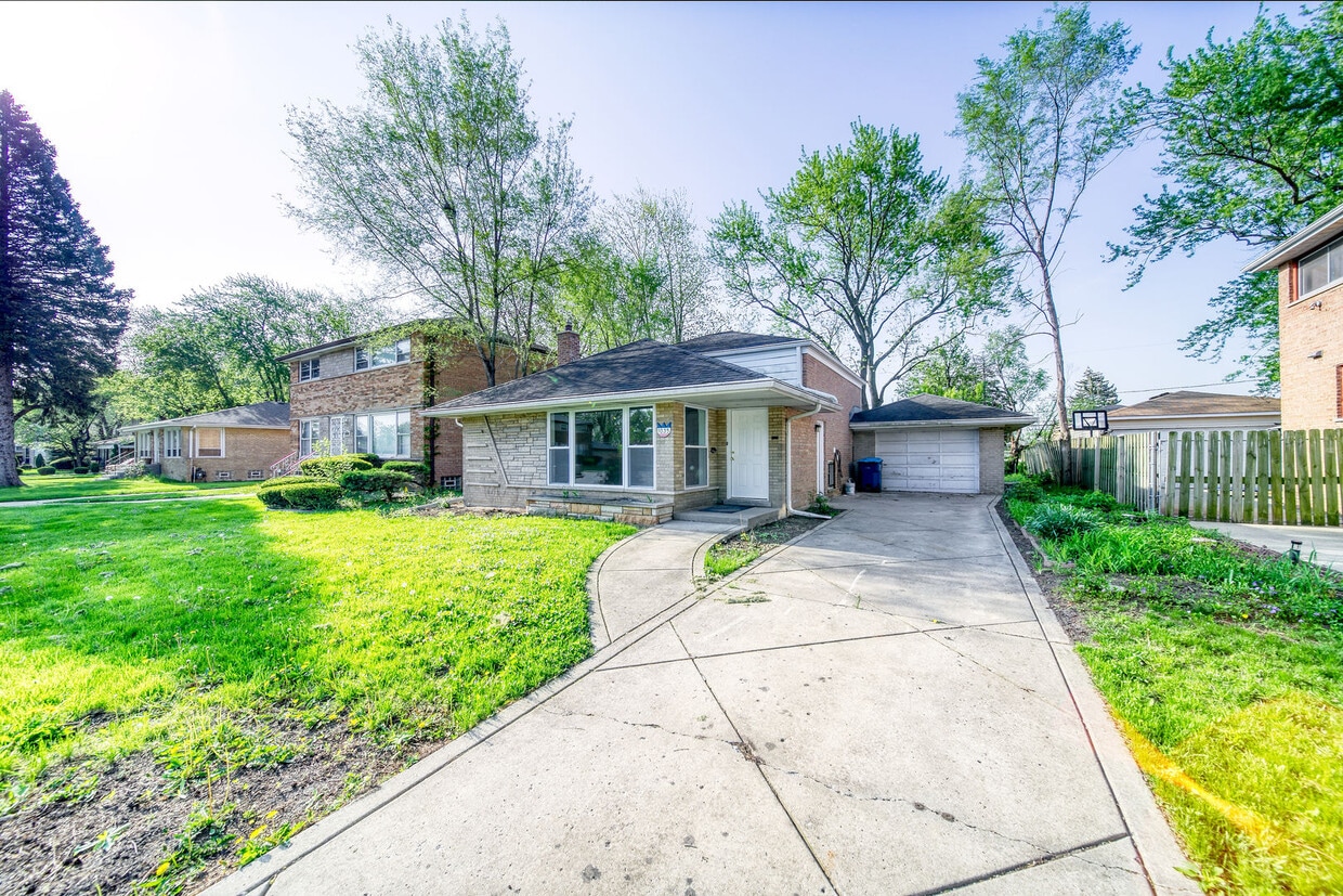 1035 E 161st St, South Holland, IL 60473 House Rental in South