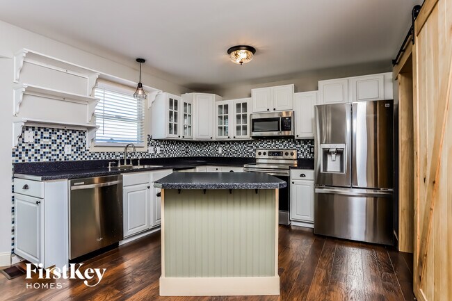 Foto del edificio - 3845 Bedford Pointe Dr