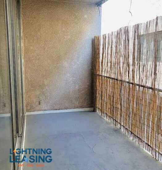 Building Photo - 410 N Palm Dr