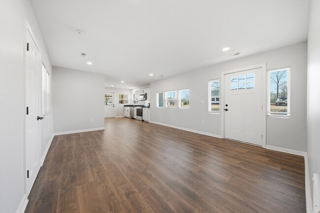 Comedor - 538 Rowe Dr